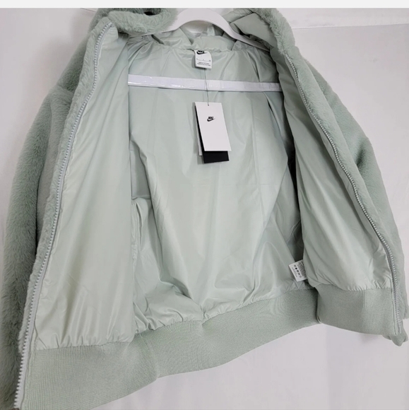 New Nike Women's Sportswear Essentials Faux Fur Grey Jacket DD5116-013 Multi Sz - Picture 3 of 5